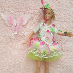 Barbie Doll and Accesorries RENEWED